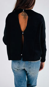 Pull bottoncini gioiello dietro Vic.