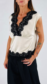 Camicina smanicata raso pizzo T.