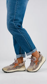 Sneaker color bouclé