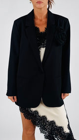 Giacca over basic spilla Vic.