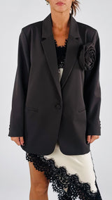 Giacca over basic spilla Vic.