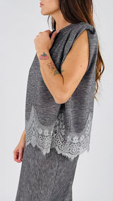 Maglia smanicata fiammata pizzo T.