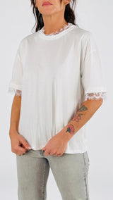T-shirt over collo pizzo