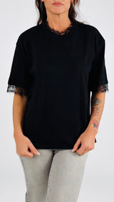 T-shirt over collo pizzo