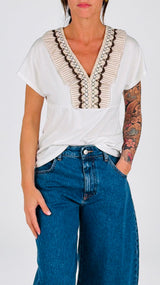 T-shirt aletta scollo rouche rigata