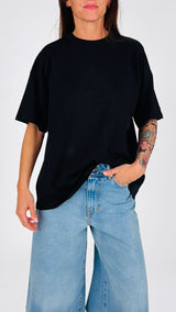 T-shirt over spacco dietro Vic.