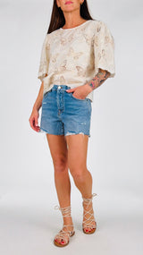 Short Carola