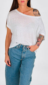 T-shirt over lino Twin