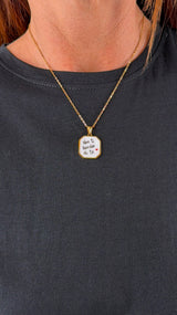 T-shirt collana H.