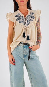 Camicia collo rouche ricamo+nappe