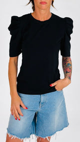 T-shirt sbuffo H.