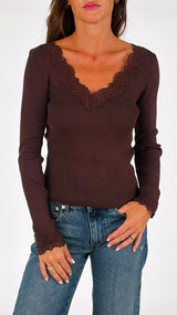 Maglia costina scollo pizzo