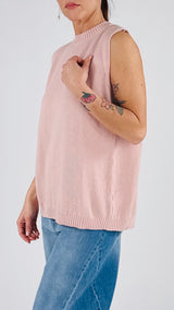 Pull smanicato pizzo dietro Vic.
