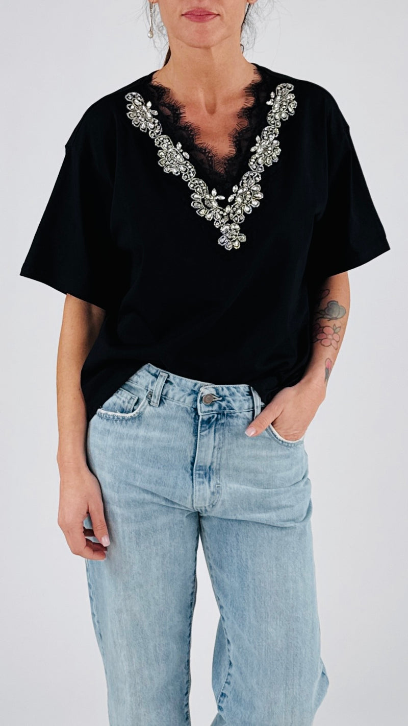 T-shirt V pizzo+cabochon You.
