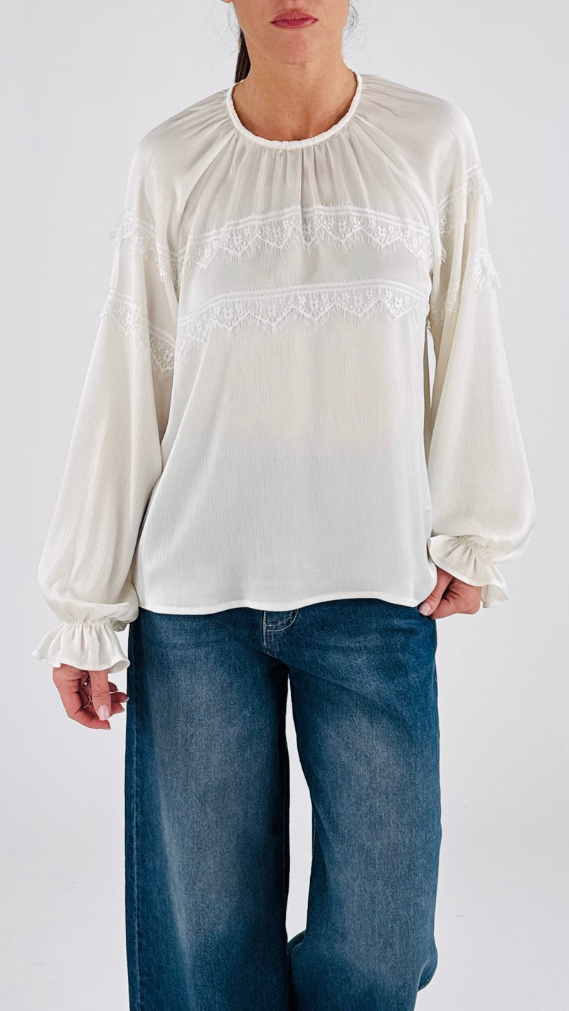 Camicia girocollo raso operato