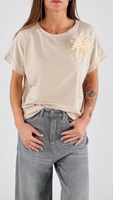 T-shirt aletta righe+spilla