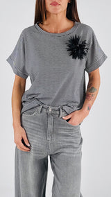 T-shirt aletta righe+spilla