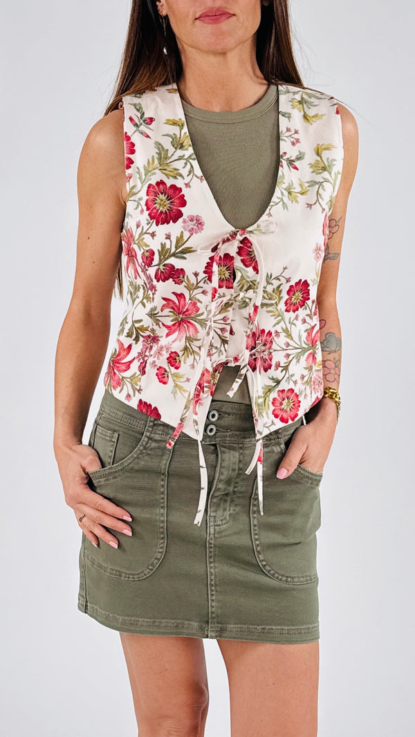 Gilet fiori rossi nastri Vic.