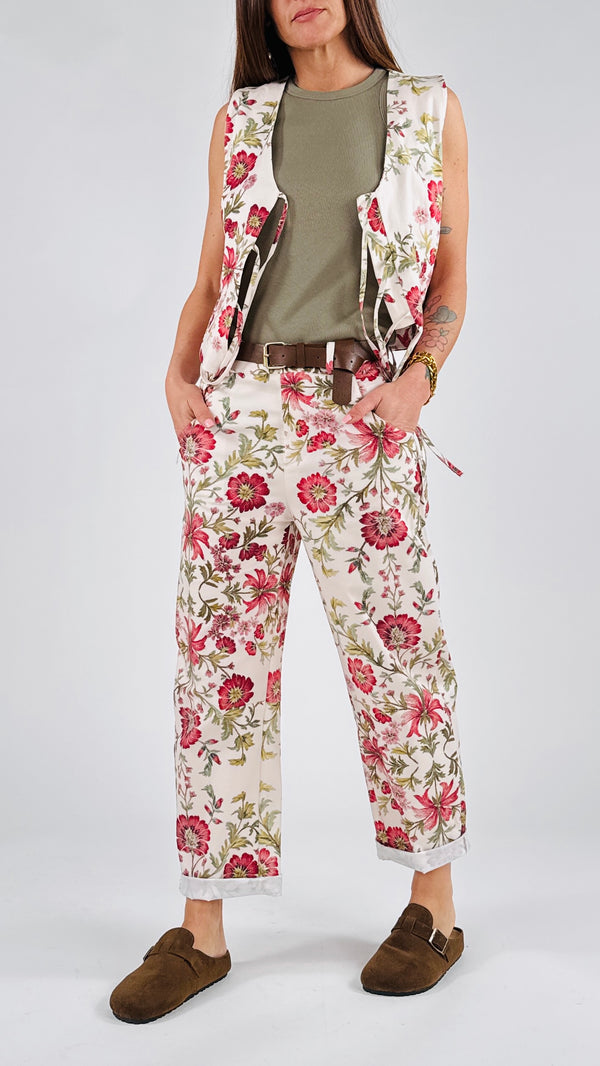 Pantalone carota fiori rossi Vic.