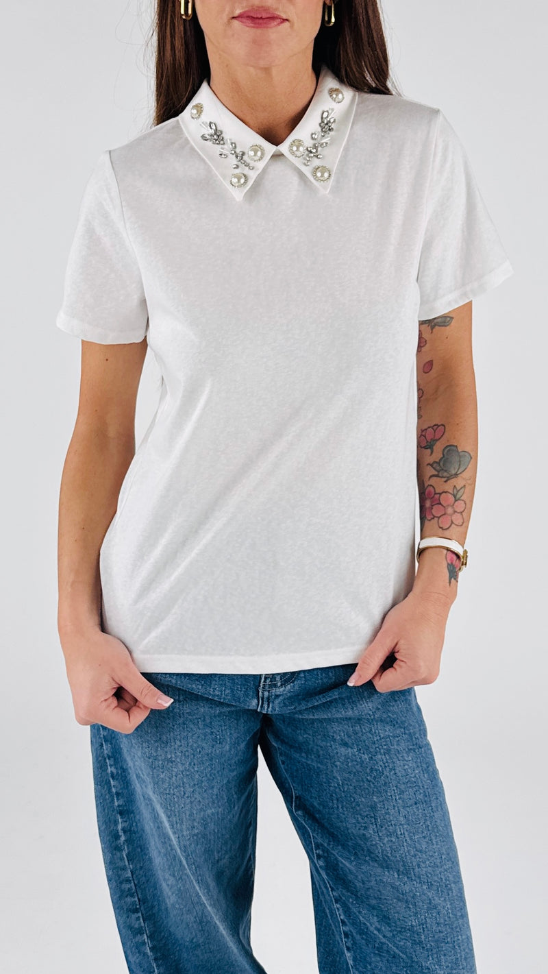 T-shirt colletto strass + pietre