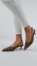 Chanel kitty leo