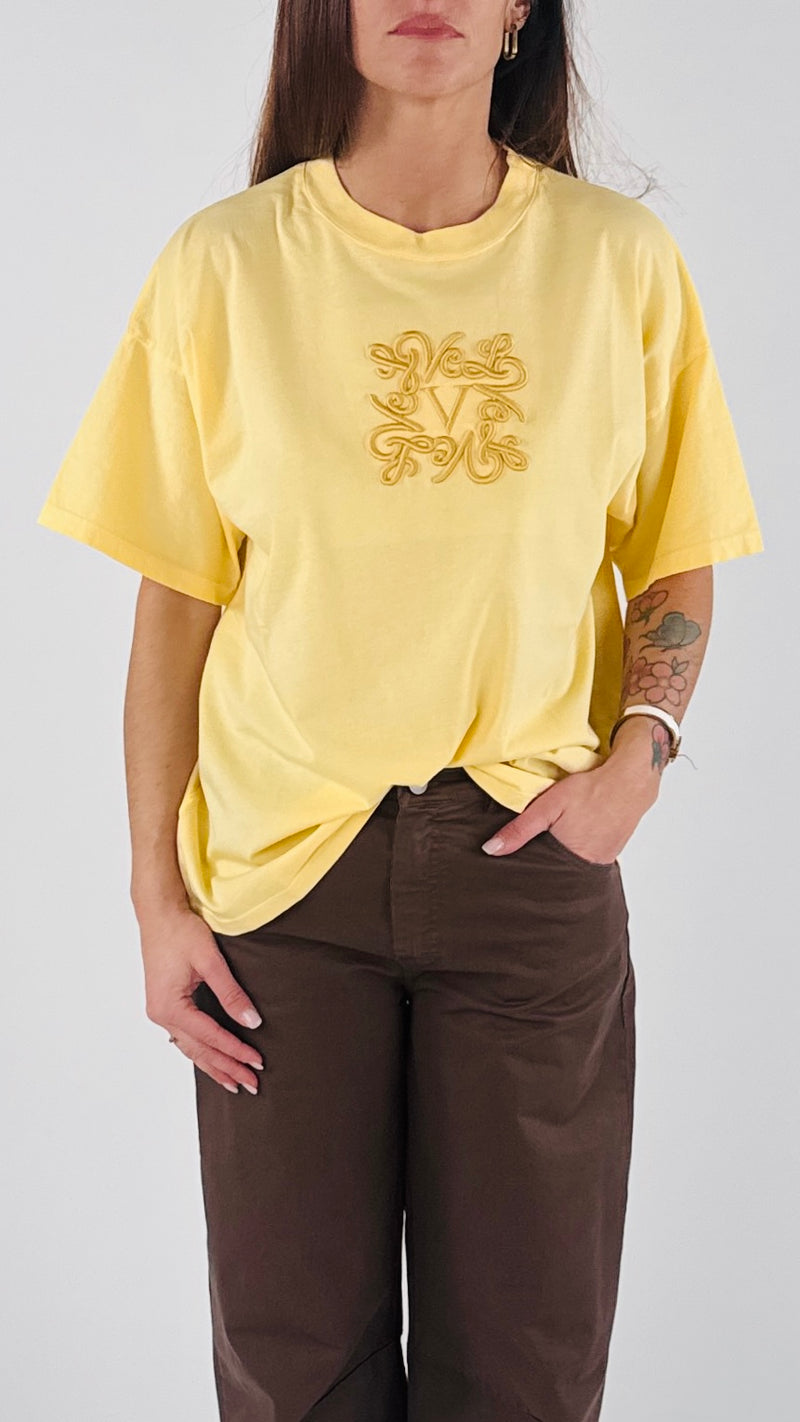 T-shirt over ricamo rilievo Vic.
