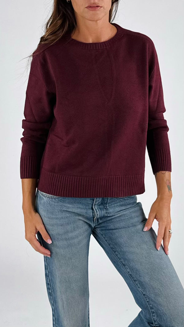 Pull bottoncini gioiello dietro Vic.