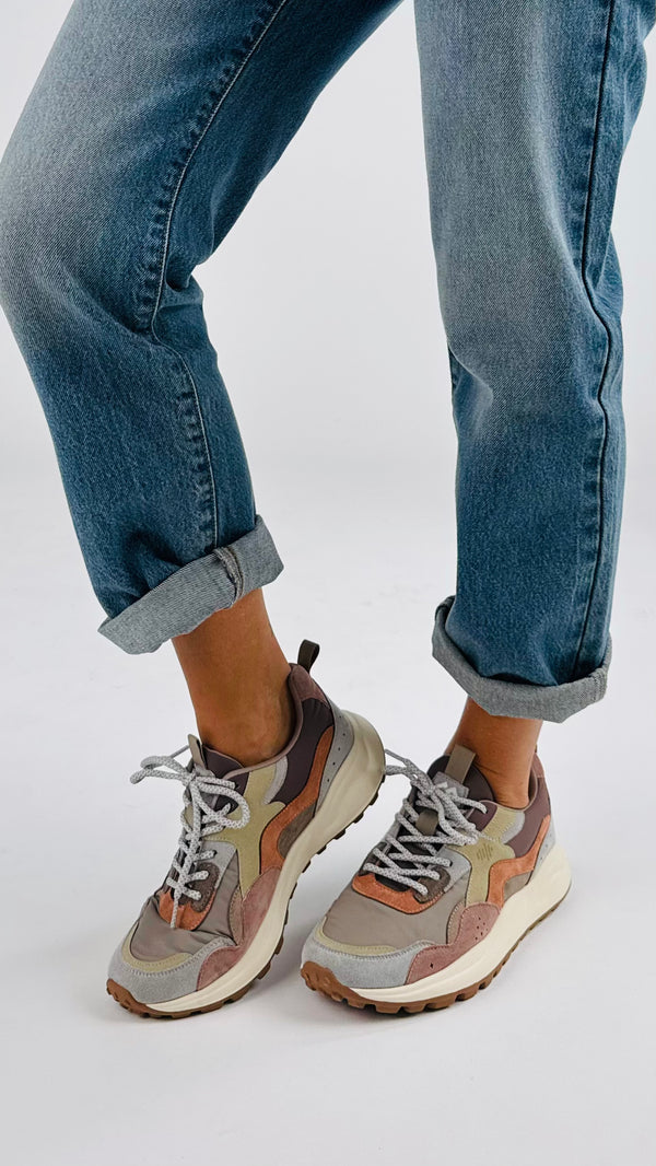 Sneaker color