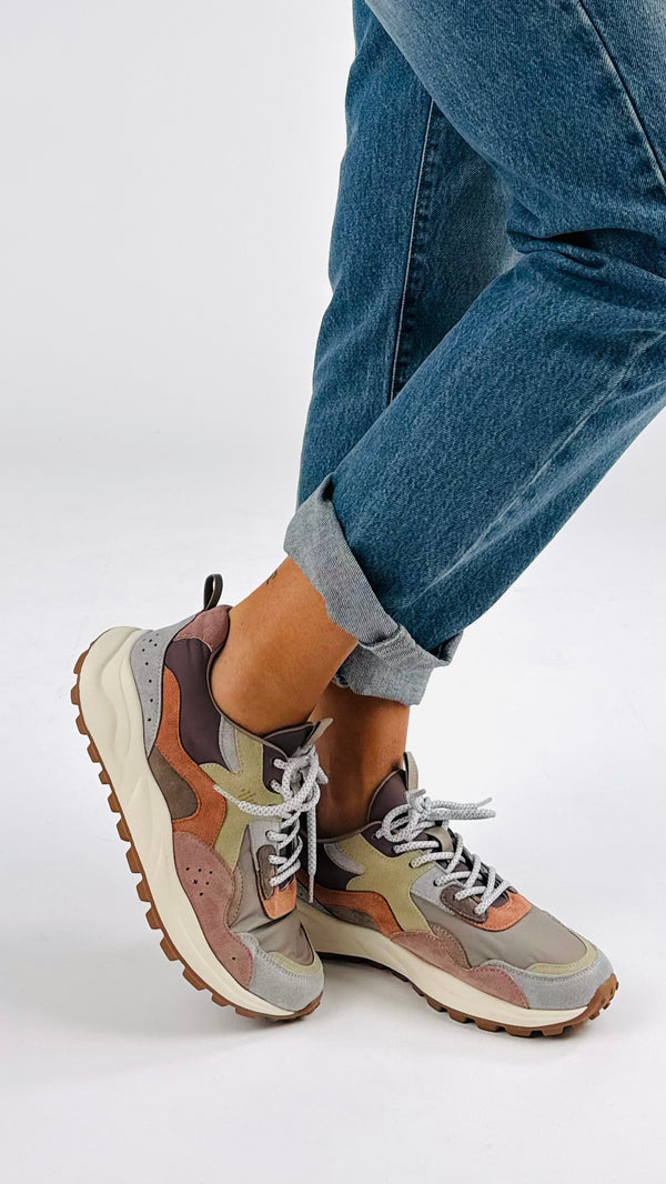 Sneaker color