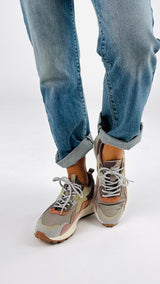 Sneaker color