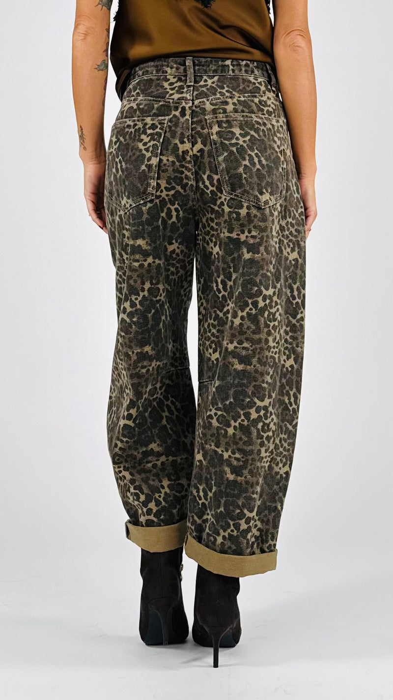 Jeans eggs leo T.