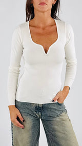 Maglia costina scollo cuore