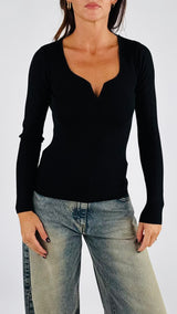 Maglia costina scollo cuore