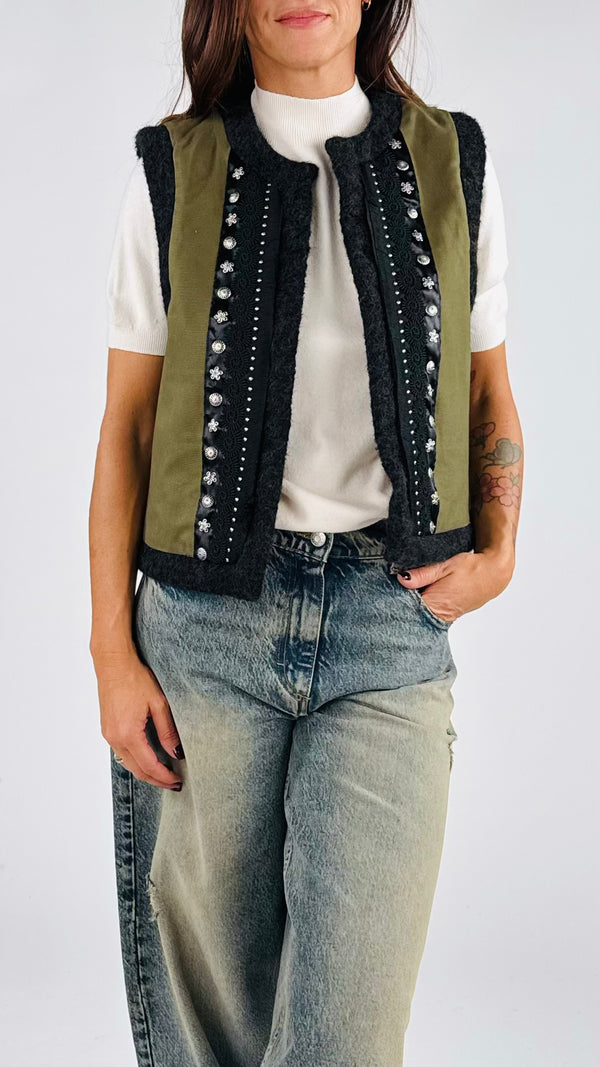 Gilet imbottito passamaneria H.