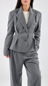 Giacca corta gessata riprese T.