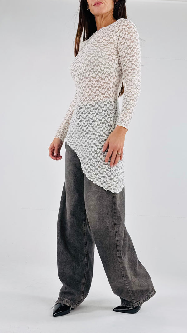 T-shirt pizzo goffrata asimmetrica