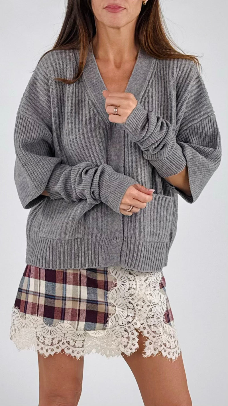 Cardigan costa larga+manicotti Vic.