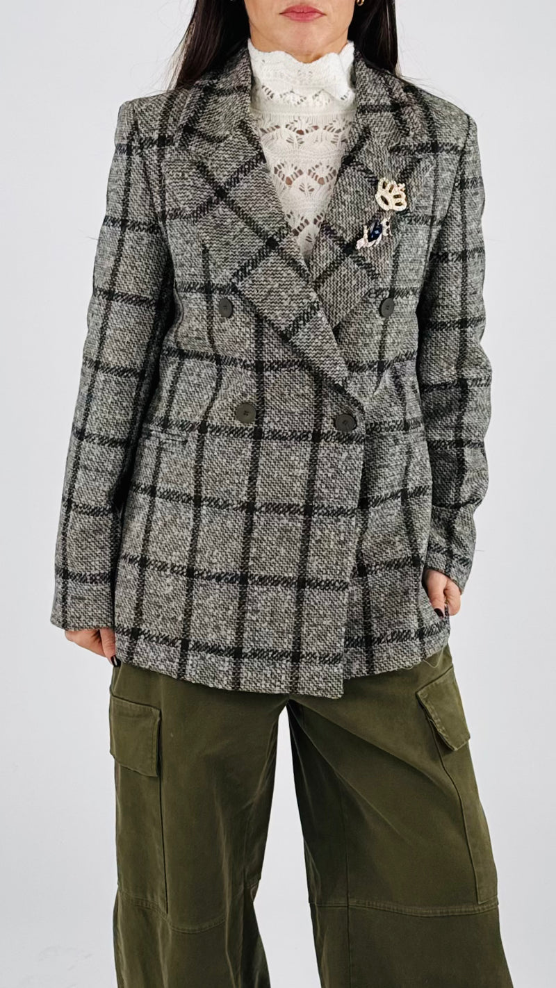 Giacca doppiopetto madras spille gioiello Vic.