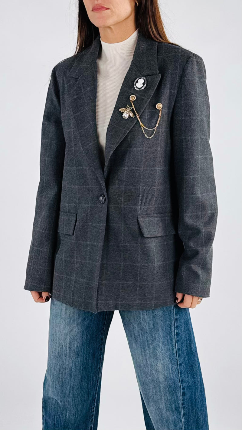 Giacca quadro spilla cameo Vic.