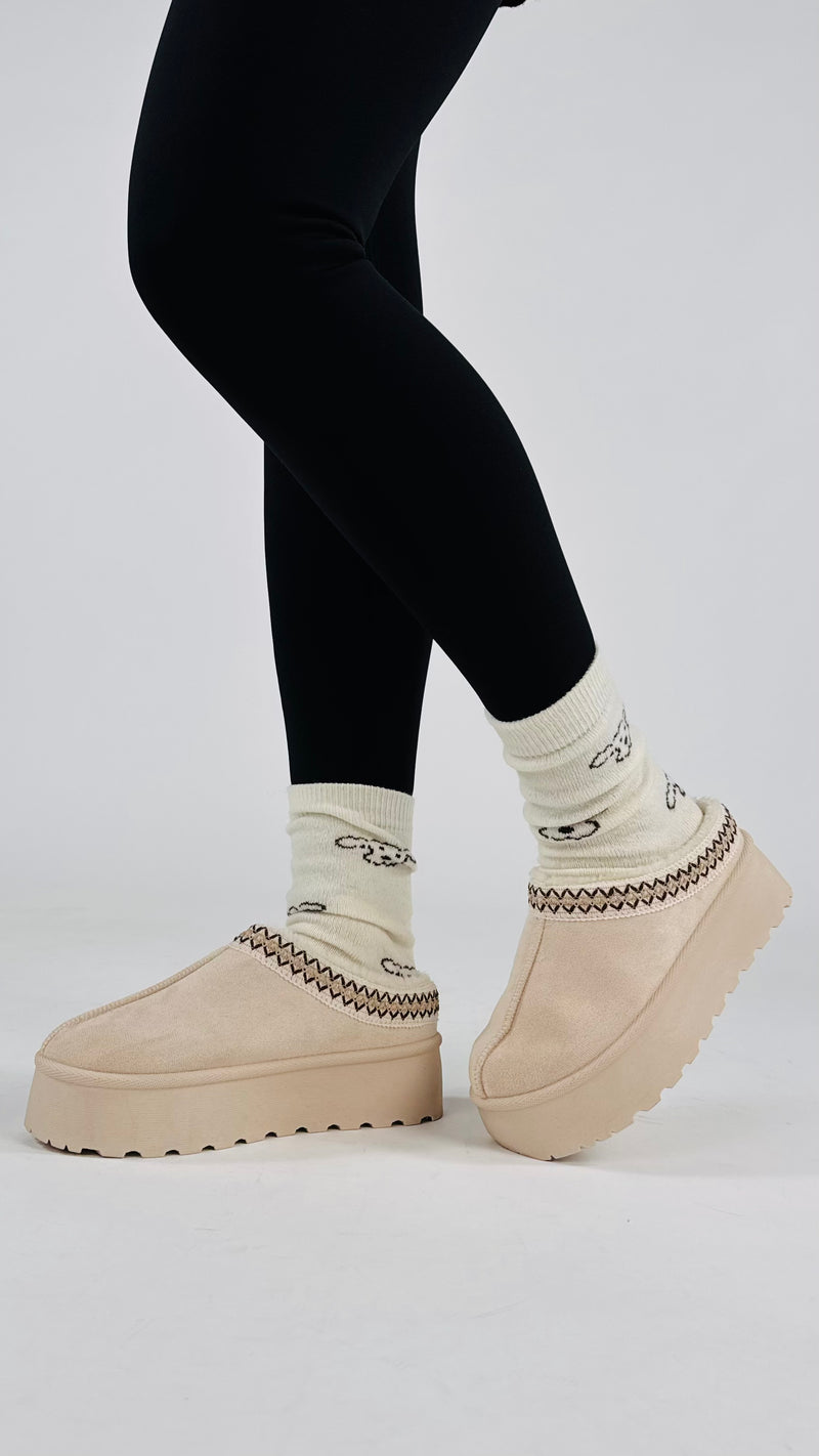 Sabot ricamato platform