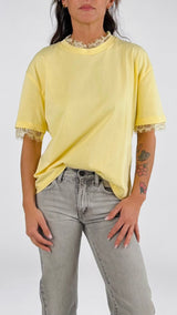 T-shirt over collo pizzo