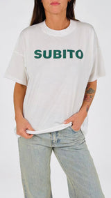 T-shirt over subito Vic.