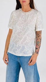 T-shirt operata collo perline