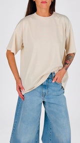 T-shirt over spacco dietro Vic.