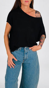 T-shirt over lino Twin