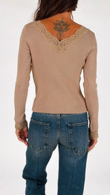 Maglia costina scollo pizzo