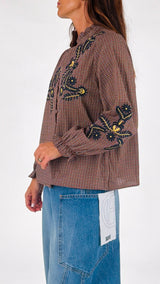 Camicia quadretto ricami Vic.